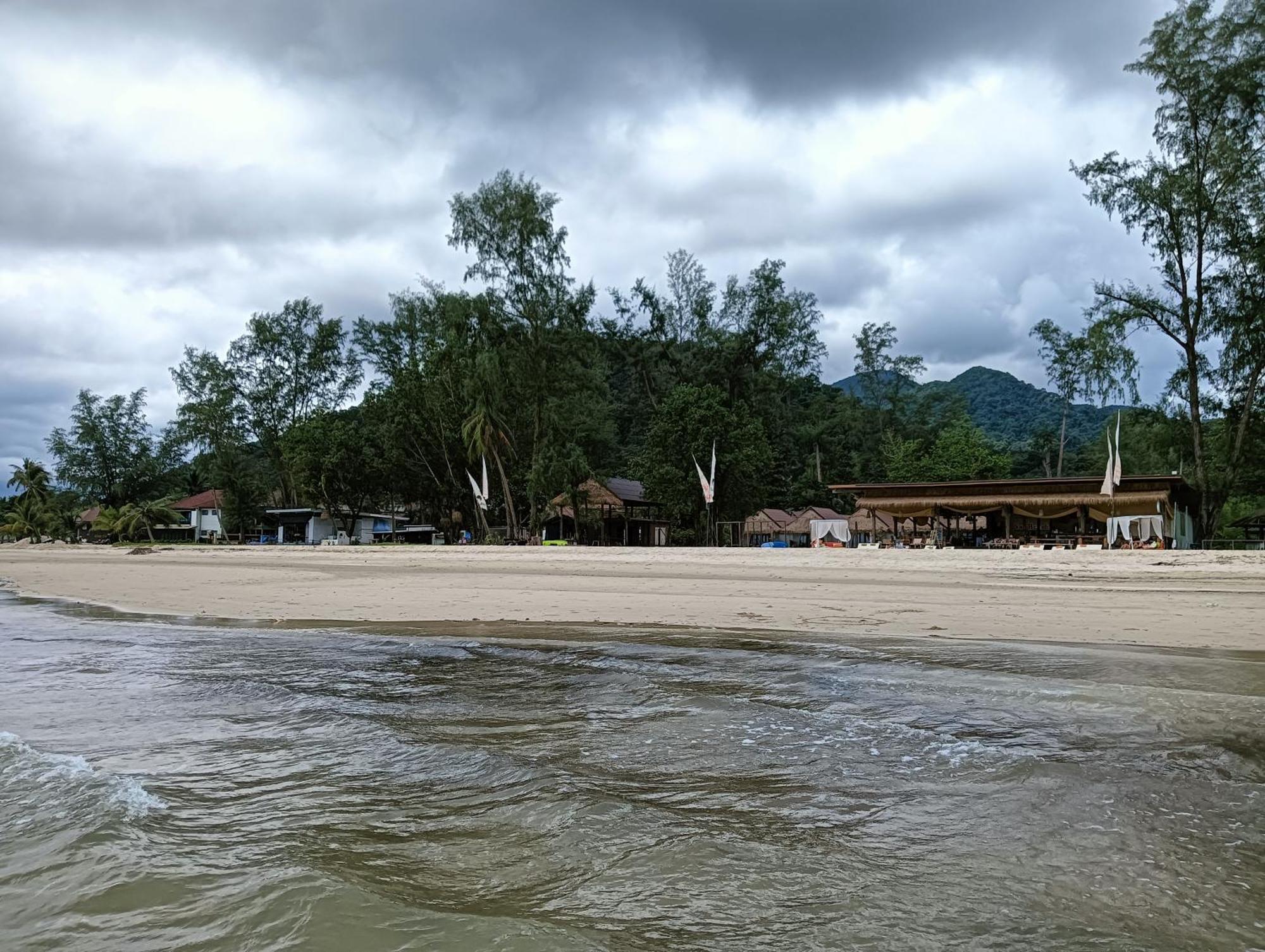 Burni 于昌岛海滩